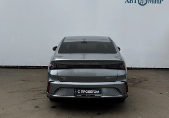 Подержанный автомобиль BAIC U5 Plus 2023 года (6 фото)