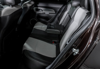 Подержанный автомобиль Chevrolet Cruze Wagon 2014 года (10 фото)