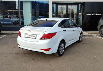 Подержанный автомобиль Hyundai Solaris Sedan 2014 года (5 фото)