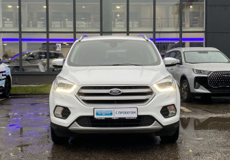 Подержанный автомобиль Ford Kuga 2018 года (2 фото)