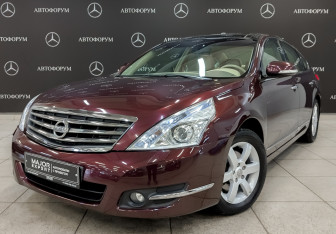 Подержанный автомобиль Nissan Teana 2013 года (1 фото)