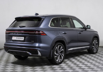 Подержанный автомобиль Geely Monjaro 2023 года (5 фото)