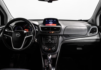 Подержанный автомобиль Opel Mokka 2013 года (11 фото)