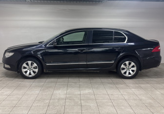 Подержанный автомобиль Skoda Superb Liftback 2011 года (9 фото)