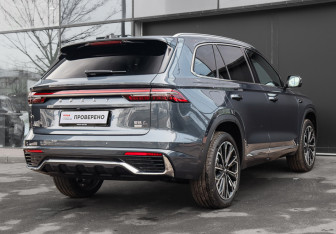 Подержанный автомобиль Geely Monjaro 2025 года (4 фото)