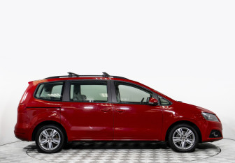 Подержанный автомобиль SEAT Alhambra 2014 года (3 фото)