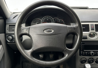 Подержанный автомобиль LADA (ВАЗ) Priora Wagon 2011 года (12 фото)