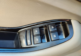 Подержанный автомобиль Chevrolet Orlando 2012 года (16 фото)