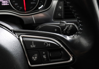 Подержанный автомобиль Audi A6 allroad 2016 года (15 фото)