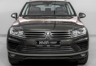 Подержанный автомобиль Volkswagen Touareg 2017 года (2 фото)