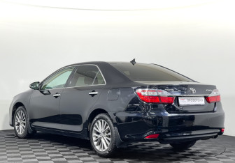 Подержанный автомобиль Toyota Camry Sedan 2016 года (7 фото)