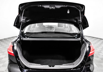 Подержанный автомобиль Ford Focus Sedan 2018 года (12 фото)