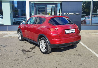 Подержанный автомобиль Nissan Juke 2011 года (7 фото)