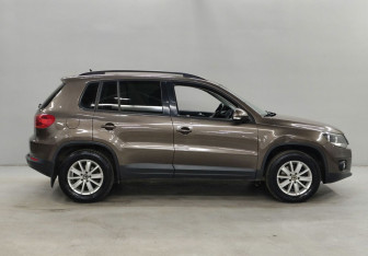 Подержанный автомобиль Volkswagen Tiguan 2015 года (4 фото)