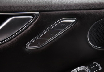 Подержанный автомобиль Genesis G80 2021 года (18 фото)