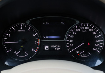 Подержанный автомобиль Nissan Teana 2014 года (17 фото)