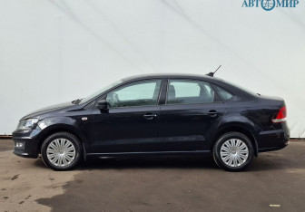 Подержанный автомобиль Volkswagen Polo Sedan 2018 года (8 фото)