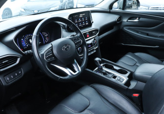 Подержанный автомобиль Hyundai Santa Fe 2019 года (13 фото)