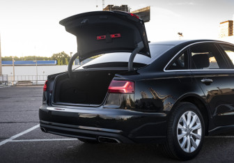 Подержанный автомобиль Audi A6 Sedan 2015 года (20 фото)