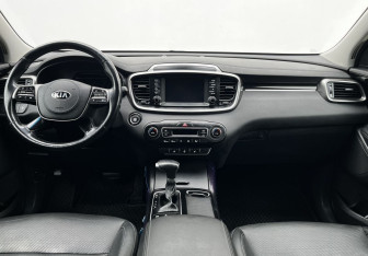 Подержанный автомобиль Kia Sorento 2019 года (12 фото)