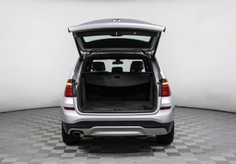 Подержанный автомобиль BMW X3 2016 года (21 фото)