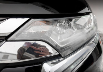 Подержанный автомобиль Mitsubishi Outlander 2017 года (17 фото)