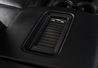 Подержанный автомобиль Chevrolet Tahoe 2016 года (11 фото)