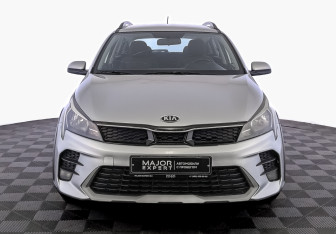 Подержанный автомобиль Kia Rio Hatchback 2021 года (2 фото)