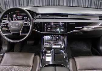 Подержанный автомобиль Audi A8 2018 года (14 фото)
