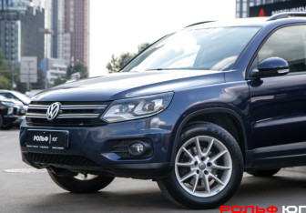 Подержанный автомобиль Volkswagen Tiguan 2012 года (15 фото)