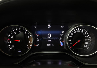 Подержанный автомобиль Jeep Compass 2020 года (11 фото)