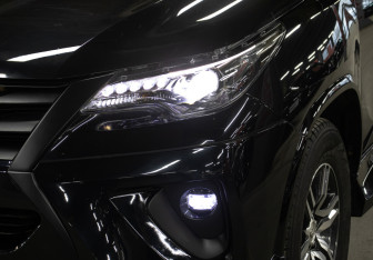 Подержанный автомобиль Toyota Fortuner 2017 года (21 фото)