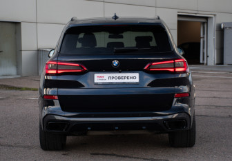 Подержанный автомобиль BMW X5 2019 года (6 фото)