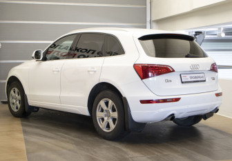Подержанный автомобиль Audi Q5 2011 года (6 фото)