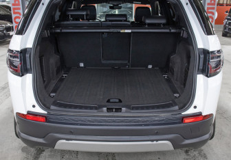 Подержанный автомобиль Land Rover Discovery Sport 2020 года (9 фото)