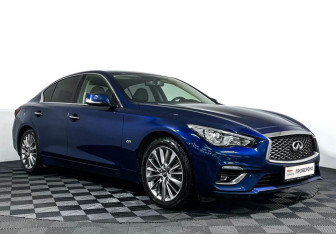 Подержанный автомобиль Infiniti Q50 2018 года (3 фото)