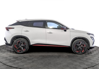 Подержанный автомобиль Omoda C5 2022 года (4 фото)