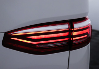 Подержанный автомобиль Volkswagen Multivan 2022 года (8 фото)