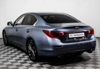 Подержанный автомобиль Infiniti Q50 2016 года (7 фото)
