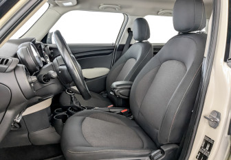 Подержанный автомобиль MINI Hatch 2016 года (20 фото)