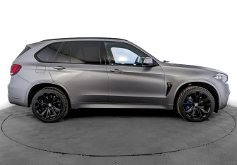 Подержанный автомобиль BMW X5 2015 года (4 фото)