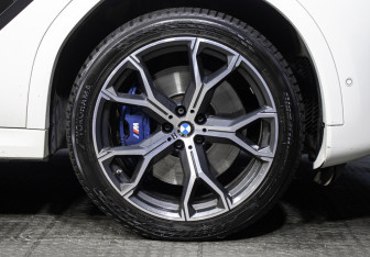 Подержанный автомобиль BMW X6 2020 года (28 фото)
