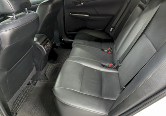 Подержанный автомобиль Toyota Camry Sedan 2015 года (17 фото)