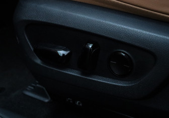 Подержанный автомобиль Lexus RX 2023 года (17 фото)