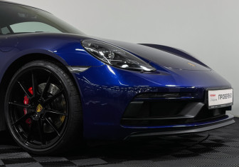 Подержанный автомобиль Porsche Cayman 2021 года (29 фото)