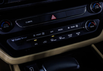 Подержанный автомобиль Kia Carnival 2019 года (24 фото)