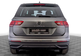 Подержанный автомобиль Volkswagen Tiguan 2021 года (6 фото)