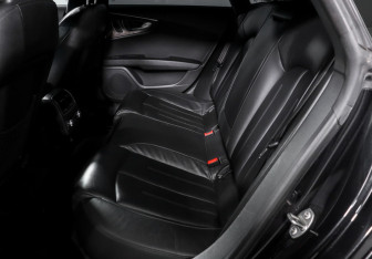 Подержанный автомобиль Audi A7 2012 года (10 фото)