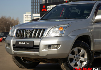 Подержанный автомобиль Toyota Land Cruiser Prado 2007 года (15 фото)