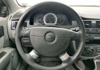 Подержанный автомобиль Chevrolet Lacetti Sedan 2008 года (12 фото)